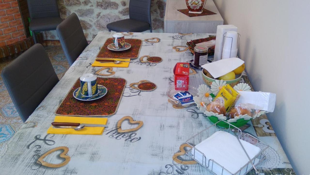 Veroli La Casina Giallaヴィラ エクステリア 写真