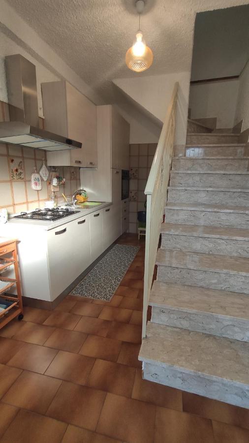 Veroli La Casina Giallaヴィラ エクステリア 写真